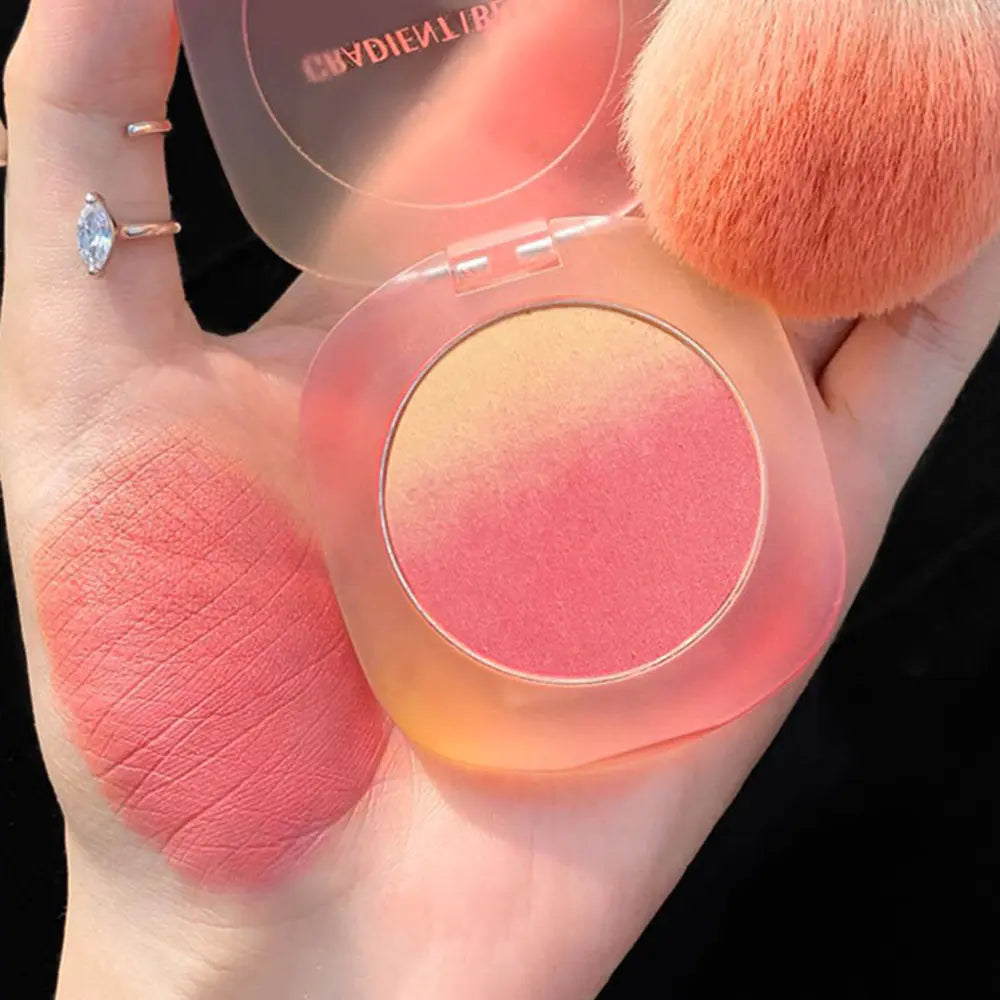 Three-Color Gradient Blush for Natural Makeup Look