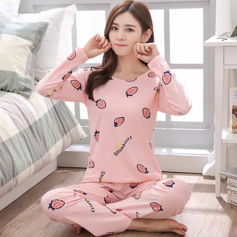 Women's Long-Sleeved Pajama Set in Cute Design